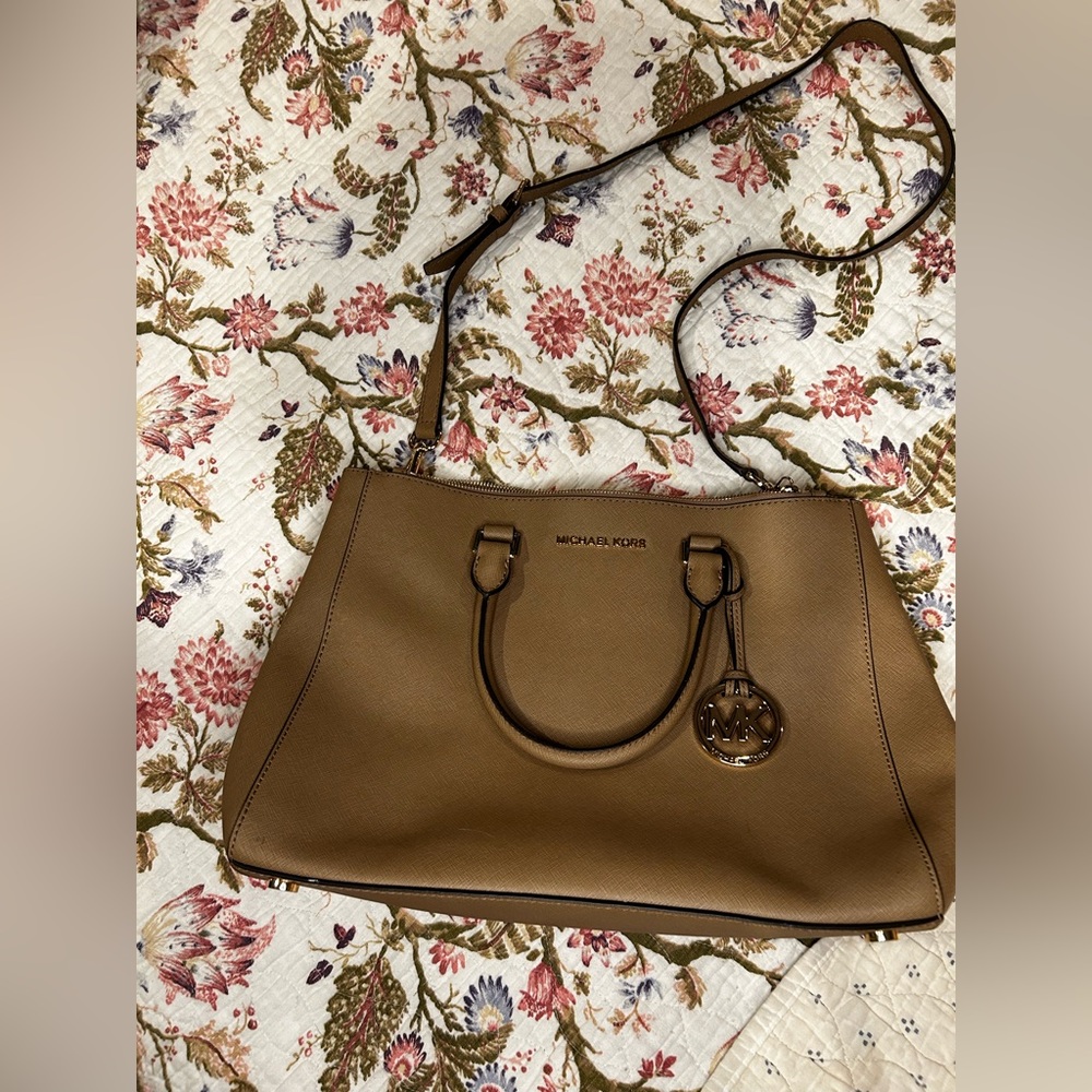 Michael Kors Handbag - Great for work or moms!